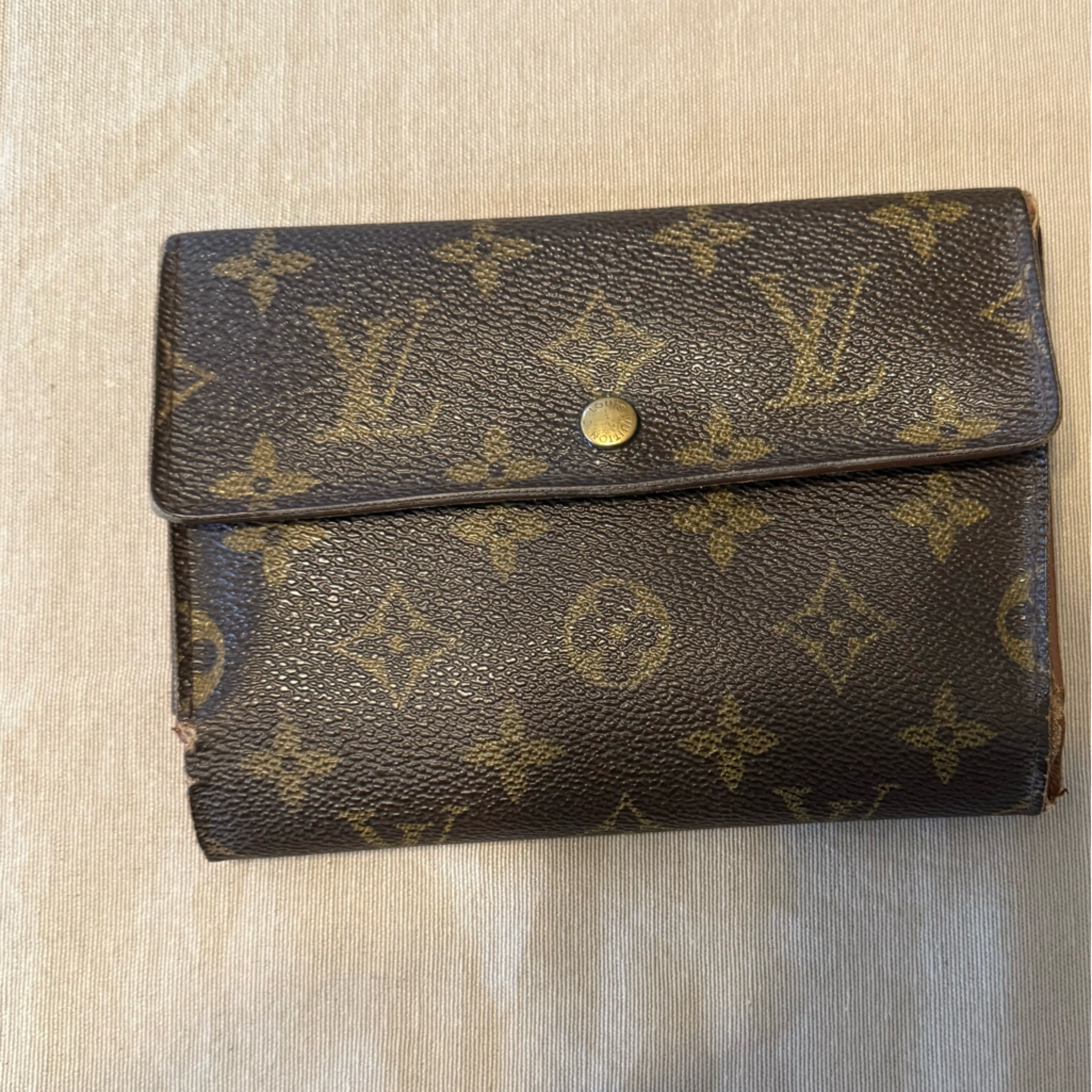 Louis Vuitton Brown And Gold Monogram Card Holder